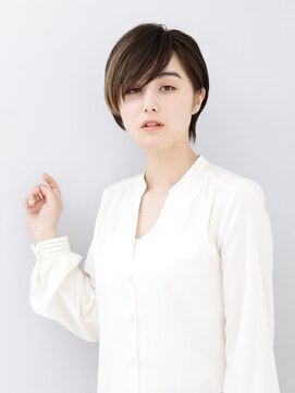 クラン(CLAN) シルエットがキレイなショートレイヤー