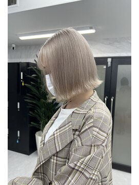 リア 大阪梅田(Ria) ～ホワイトミルクティーベージュ～　【Ria 大阪 梅田】