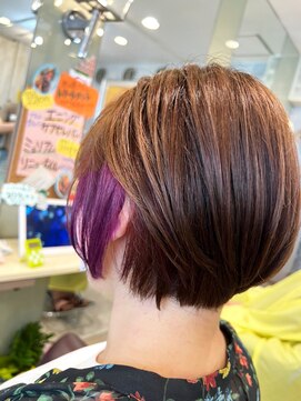 エメールヘア(aimere hair) 可愛いショートボブにピンクパープルインナーカラー入れてみた