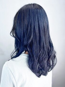 アイティーバイアルバム 北千住店(IT by ALBUM) ブルーブラック_レッドブラウンハッシュカット_ba477741