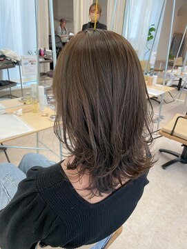 フルールバイアヴァンスクロス(Flulu by avance. cross) くすみベージュ × レイヤーカット