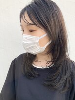 ヴァロ(Valo)&nbsp;ロングレイヤー/アッシュグレー/暗髪／ウエットヘア