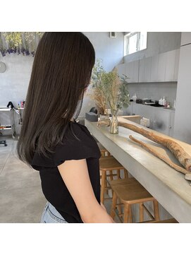 ミント(mint) 柔らかいくすみ感のあるオリーブグレージュ！