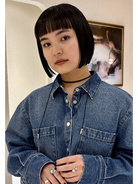 ヤイエ 青山店(yiye) ミニボブ切りっぱなしボブハイトーンベージュカラーショートボブ