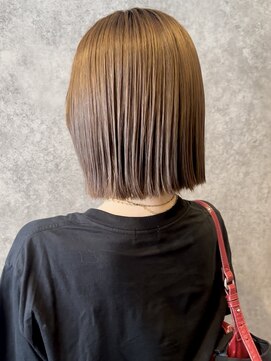 シック(chic.) 酸性縮毛矯正×切りっぱなしボブ