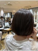 ミニボブ×オリーブグレージュ