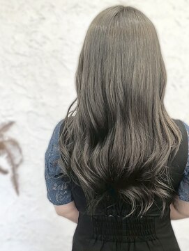 ハテナ(hatena) 透明感×オリーブグレージュ