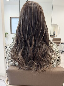 ロエム(Loem) ギャルにならないミルクティーハイライト上品透明感