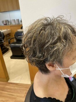 「私のくせ毛はもう無理…」と諦めていませんか？長年の悩みを専門的なアプローチで徹底的にサポート☆