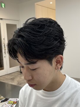 フィフスパーク(fifth PARK) 渋谷フェザーパーマfifthセンターパートメンズパーマ毛流れ色気