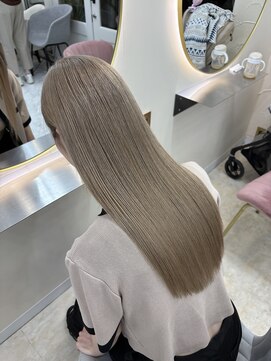 アン(Hair make un) ホワイトベージュ/ミルクティーベージュ/ベージュ/ブリーチ