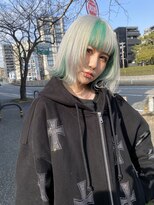 クプラ(Qpula) ハイトーンボブ/ホワイトシルバー/インナーカラー