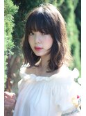 王道の斜めバングふんわりウェーブミディアム♪藤沢2 大人可愛い