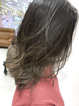 シュールトルワ(SUR TROIS) ハイライトグラデーション