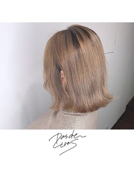 パドトロワ(Pas de trois) 新潟×夏のハイトーン×ホワイトアッシュベージュ×外ハネ