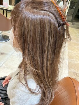 ネオリーブソラ 相模大野店(Neolive sola) 脱白髪染め　白髪ぼかしハイライト　艶感明るめブラウン