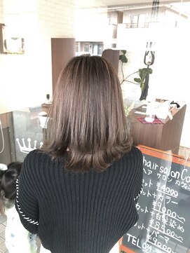ヘアーサロン カヴィエ(hair salon covie) ハイライト、アッシュグレー　艶カラー　ミディアム