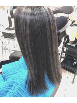 エヌプラス(N+) 黒髪グラデヘアーオリーブグレー小顔に見せるヘアココアベージュ
