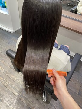 パトゥ 烏丸(patou) ブリーチとホームカラーを合わせて10回の髪を髪質改善！