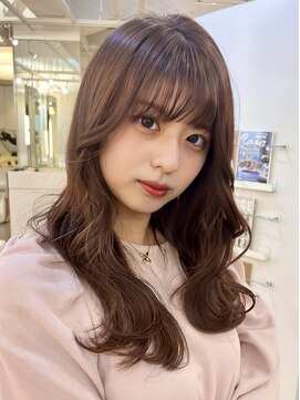 グラマシー アレックス(Gramercy alex) 透明感ミルクティーアッシュ/ベージュピンク/波巻きヘア20代30代