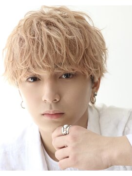 オーシャントーキョーウエスト 心斎橋 (OCEAN TOKYO WEST) ハイトーンベージュスパイラルパーマメンズマッシュ