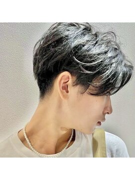 サロン ド リバティ(SALON DE LIBERTY) 韓国ヘア☆センターパートでキメる王道スタイル!