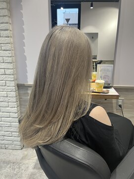 リーオオサカ(Lee Osaka) ホワイトベージュ×東芽生