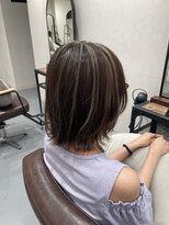 アッカ(ACCA by e.m.a)&nbsp;コントラストハイライト/レイヤーカット/外ハネ