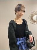 ケアブリーチセクションカラーミルクティーベージュショートボブ