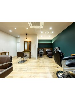 「美容室は落ち着かない」「せわしない空間が苦手」そんな方におすすめ！マンツーマン施術 × ゆったり空間