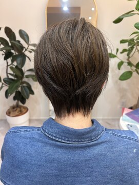 オトモイ(otomoi.) フェミニンショート