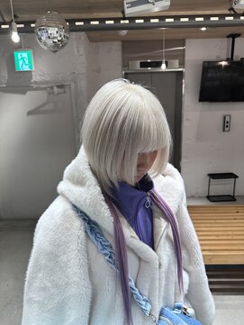 ホワイトカラー／ボブ