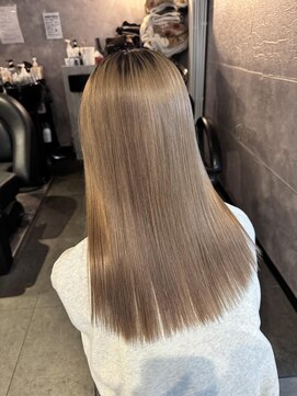 エルバイラビス 大宮(elu by lovis) 《鈴木茉奈》ミルクティーベージュ/ブリーチ2回/大宮