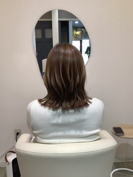 シプ 丸亀(sip) 似合わせカット くびれ巻き 切りっぱなし ゆる巻きヘア