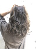 透け感のグレージュka