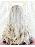 20代/ホワイトカラー/ブリーチあり/ダブルカラー/ロングヘア