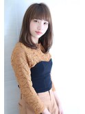 アッシュブラウンの大人かわいいブランジュ小顔くびれセミディ
