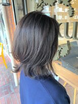 ムク(Muku)&nbsp;くびれミディアムボブ○グレージュカラー