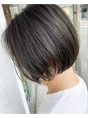 オリーブグレー
