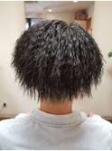黒×ツイストパーマ