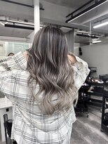 レディアル 大宮(REDEAL ope.) ホワイトバレイヤージュ