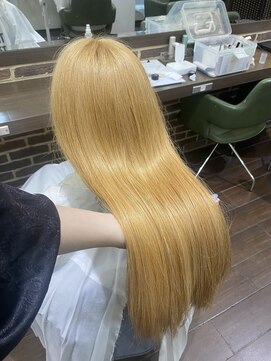 ヘアーアンドメイク ビス(HAIR&MAKE bis) 抜きっぱなしブロンド/ハイトーンカラー【山崎ほのか】
