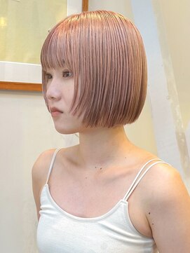 ニモ(NIMO.) 切りっぱなしボブ色素薄めピンクベージュ