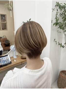 ティエル(TieLu) 都内大人気スタイル×丸みショート×外国人風