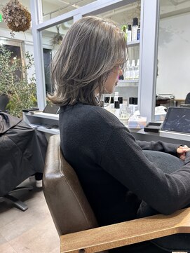 フー(fu.) グレージュ