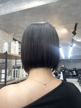 イデアル(Ideal) ボブ/ミニボブ/切りっぱなしボブ/前下がり/前下がりボブ/韓国