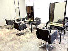 シエンブルー(CIEN blue)の雰囲気（モノトーンを基調とした落ち着きのある空間がカッコいいです！）