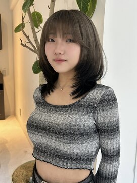 ヨロ 小岩(YOLO) ハイライトカラーミルクティーベージュケアブリーチレイヤー