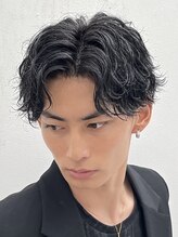 ゼンコー アオヤマ(ZENKO Aoyama)&nbsp;センターパートツイストスパイラル黒髪ビジネスアップバング