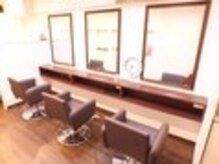 ヘア デザイン クリアー(Hair Design CLEAR)の雰囲気（仕事帰りもオススメ★【梅田駅/白髪ぼかし/髪質改善/レイヤー】）